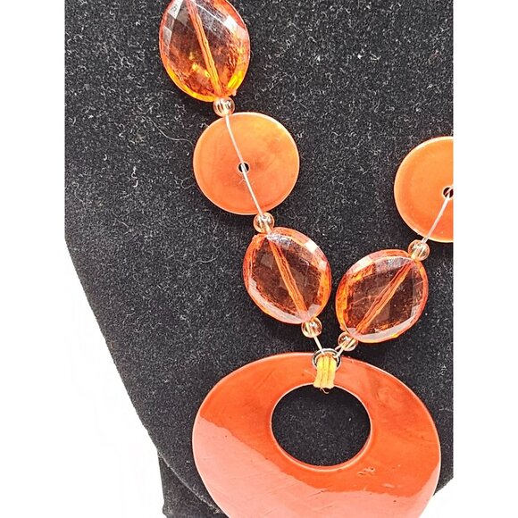 Handmade Red Shell &‎ Crystal Beaded Necklace With Large Pendant - Picture 7 of 9